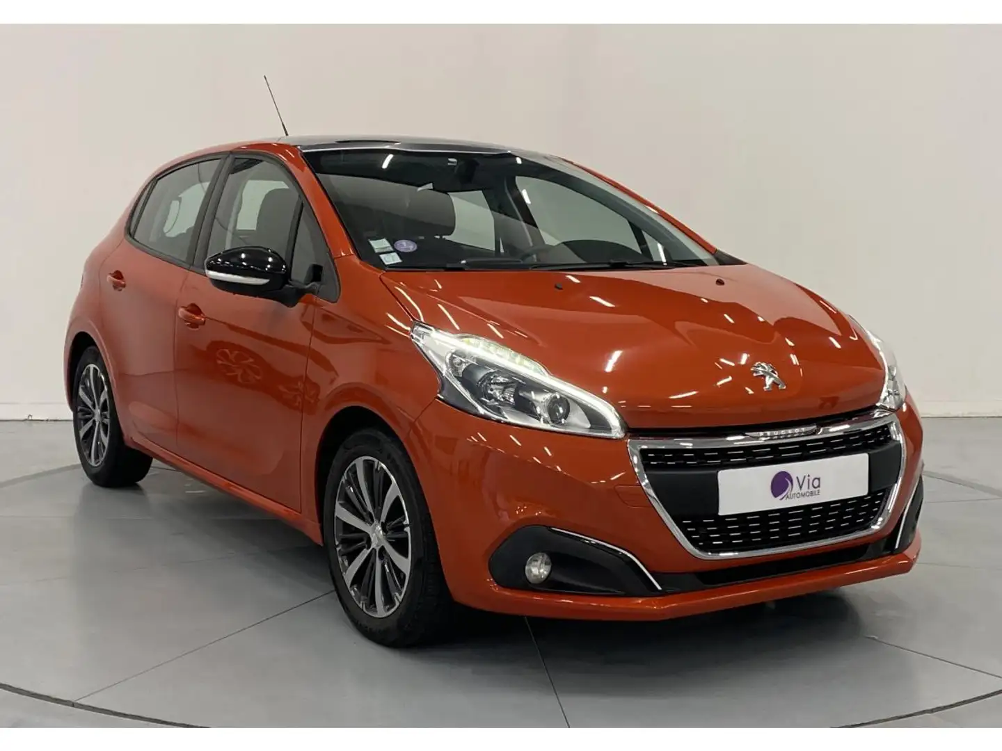 Peugeot 208 Allure 1.2i  82 CH  TOIT PANORAMIQUE / CAMERA AR Orange - 2