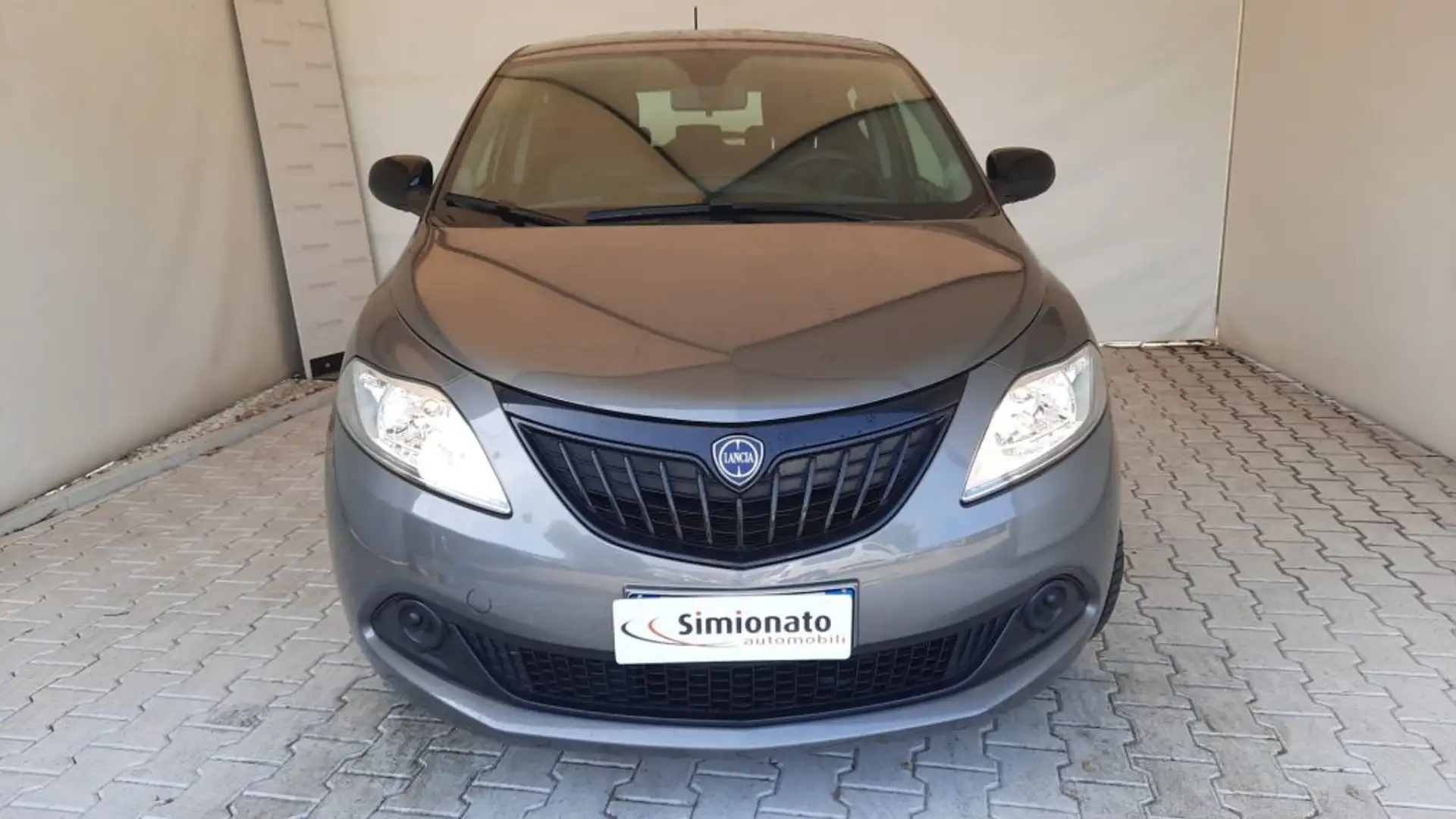 Lancia Ypsilon 1.0 FireFly 5 porte S&S Hybrid Silver Plus Grigio - 2