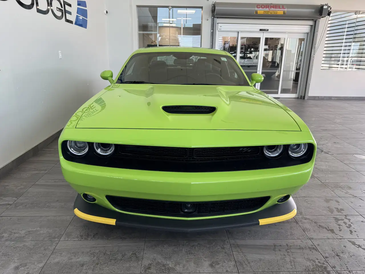 Dodge Challenger 2023 — фото 11