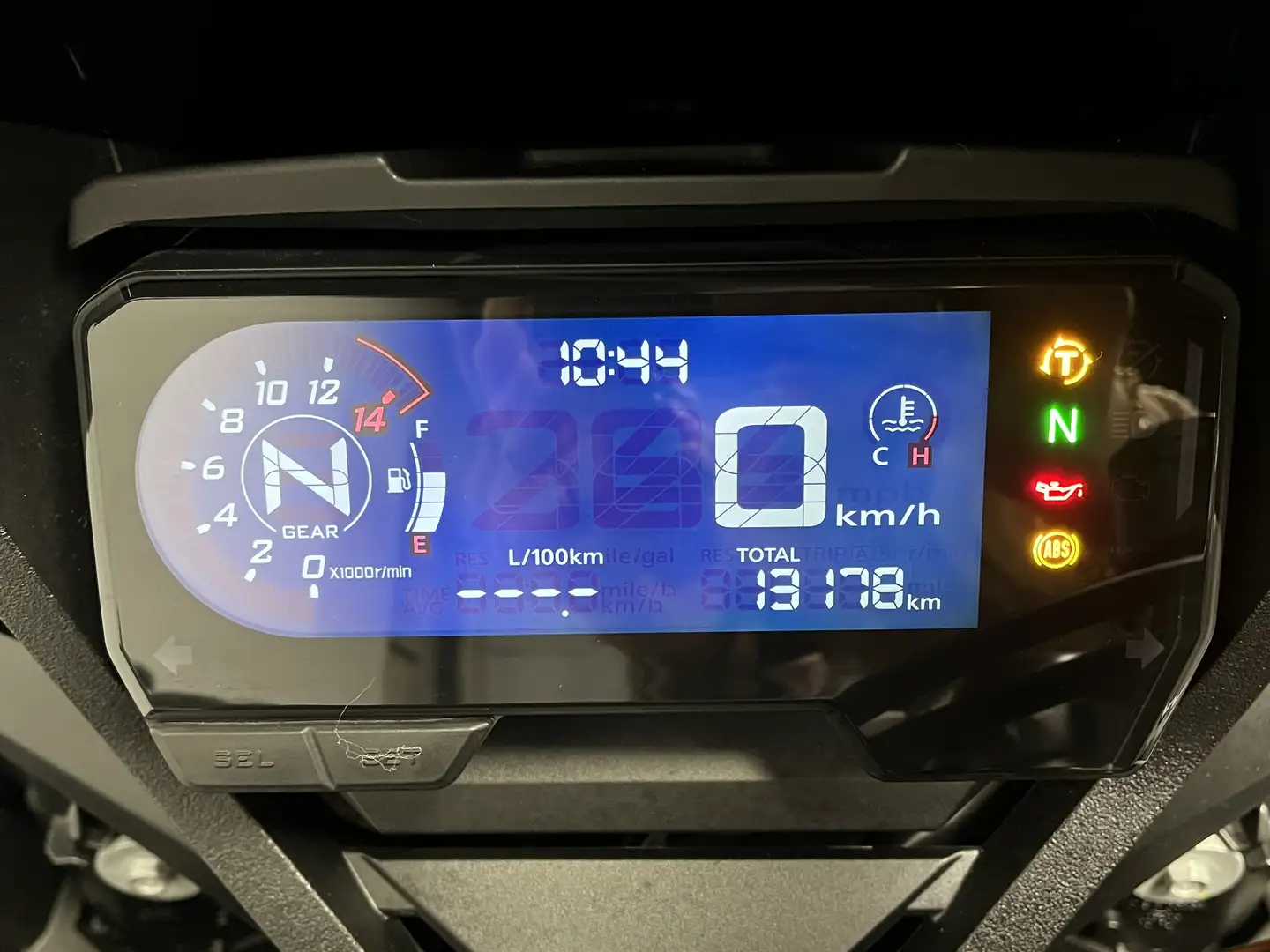 Honda CBR 650 R Schwarz - 2