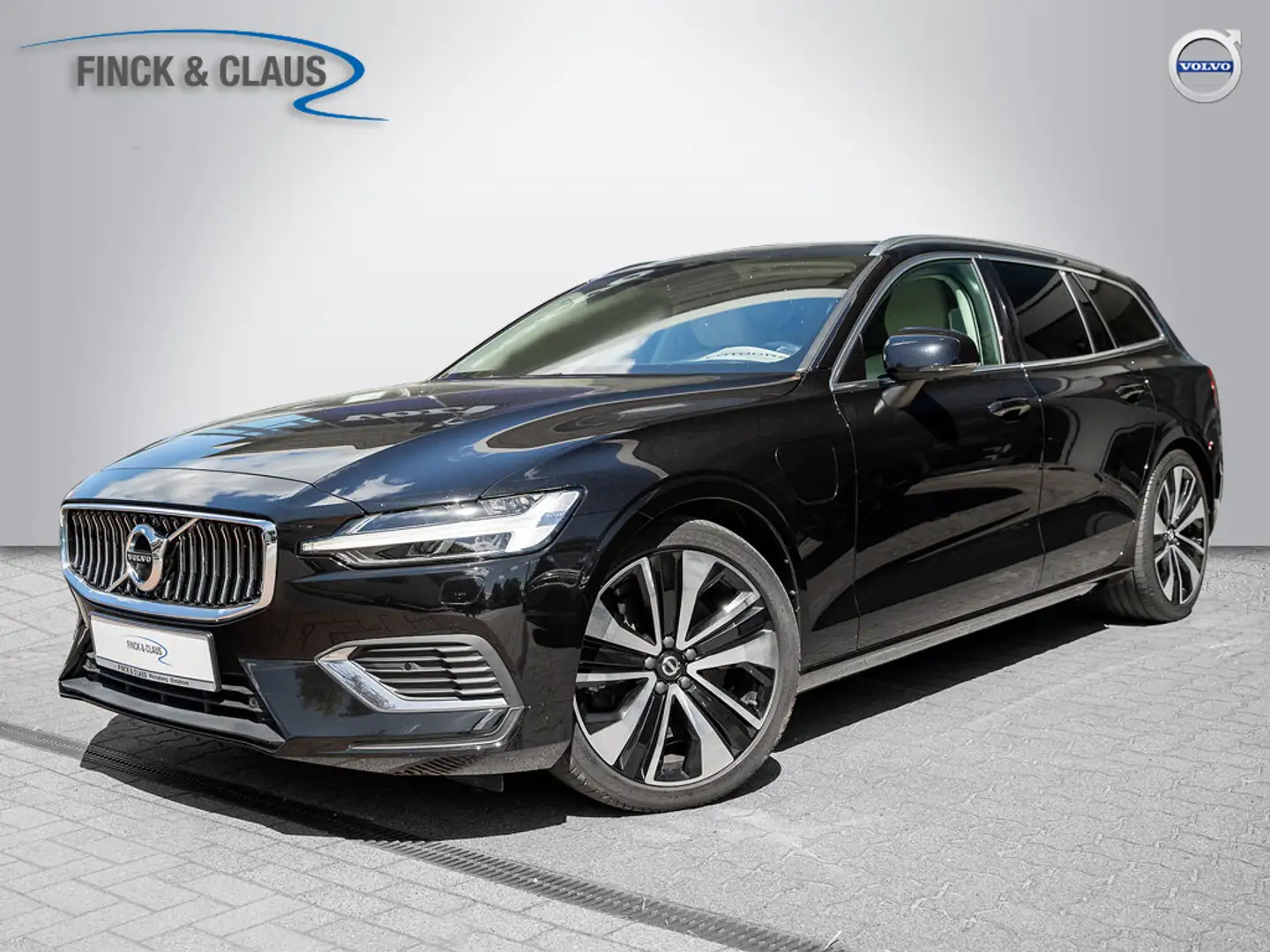 Volvo V60 T6 AWD Plus Bright B&W ACC HUD LED 360° Černá - 1