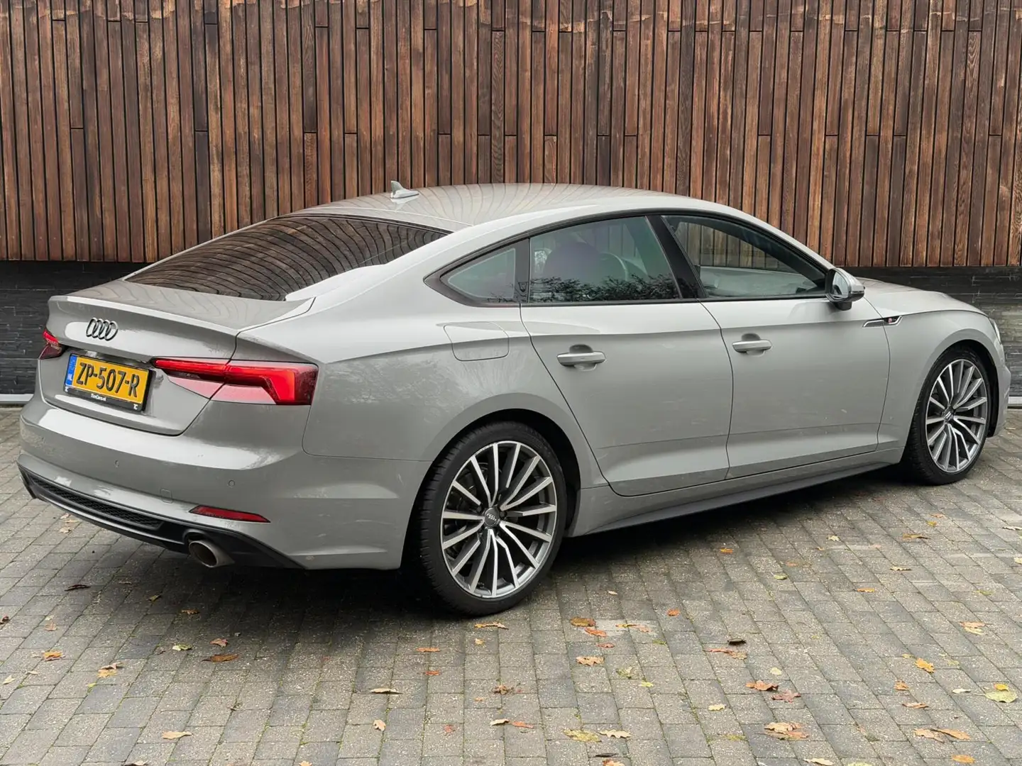 Audi A5 Sportback 35 TFSI S-line Automaat | Quantumgrijs | Grigio - 2