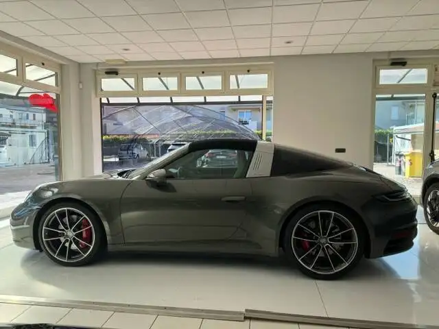 Porsche 911 view 2