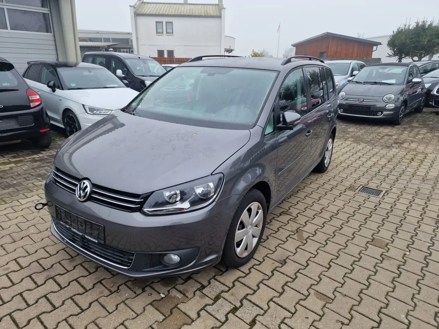 Volkswagen Touran Comfortline AUTOMATIK Gris - 1