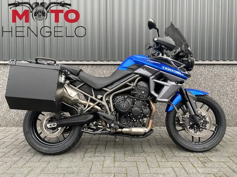 Triumph Tiger 800 - foto 2