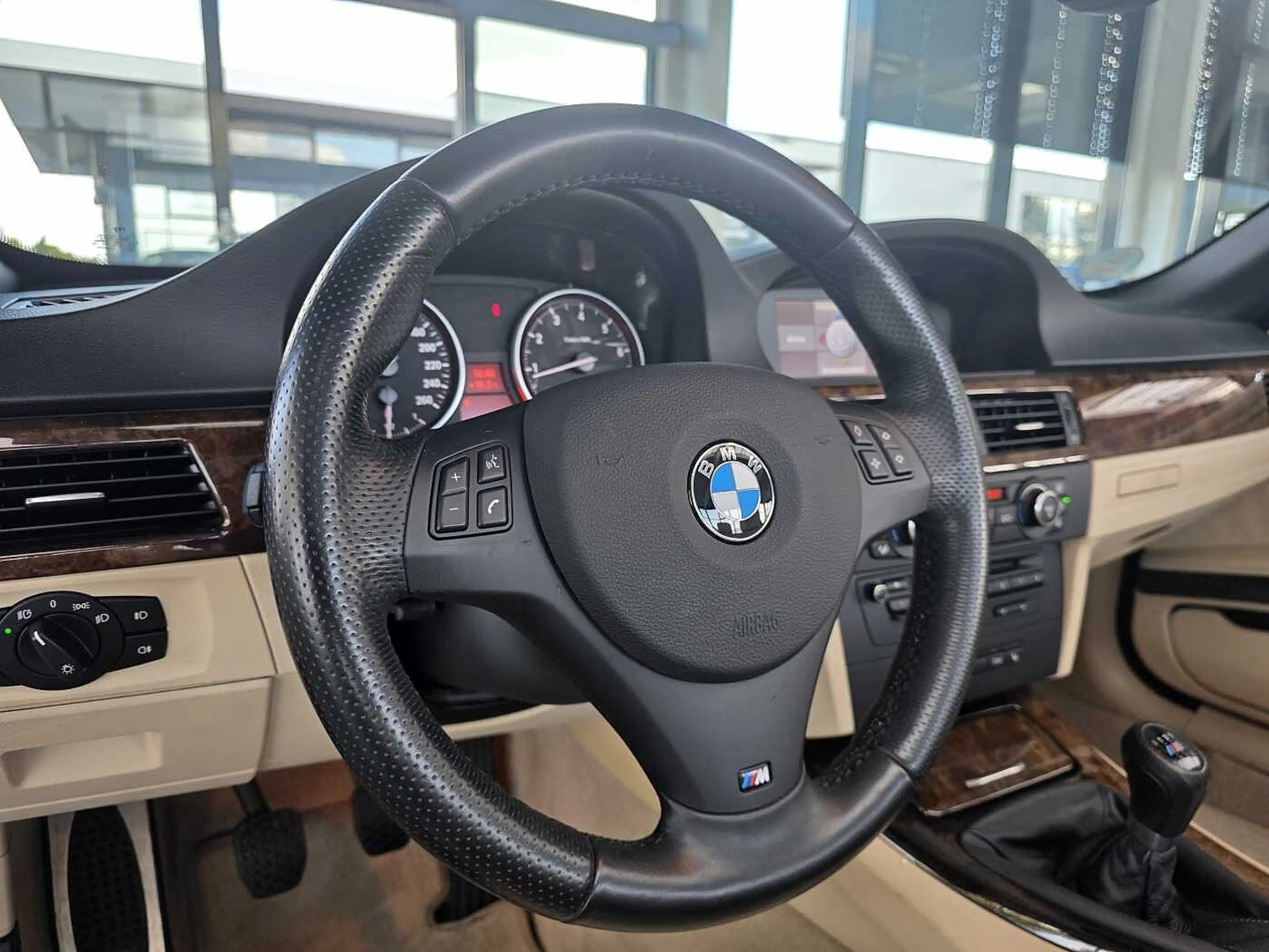 BMW 320 i M-Sport Shadow Line Cabrio Xenon/Memory/Sitzhzg — photo 14