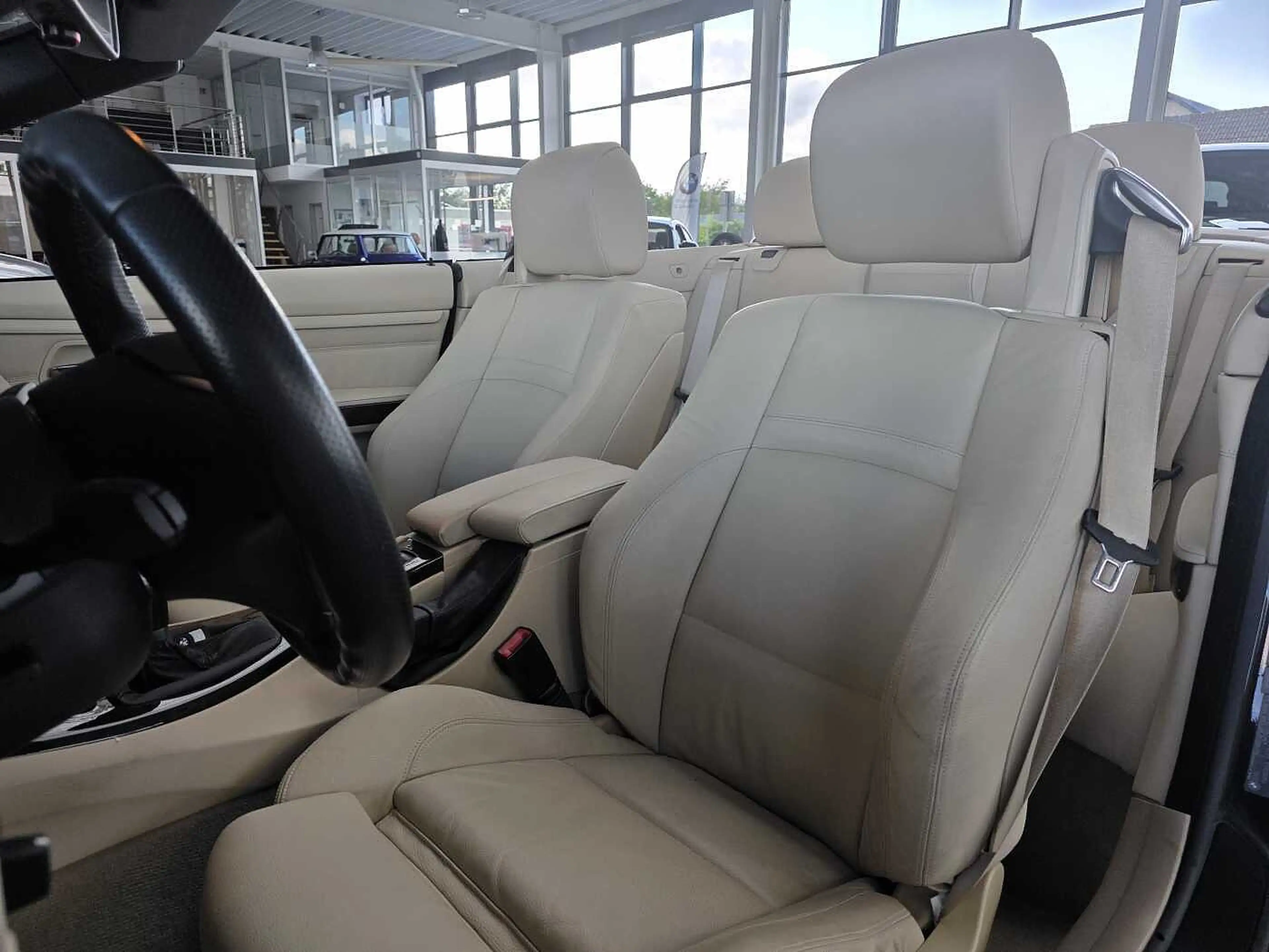 BMW 320 i M-Sport Shadow Line Cabrio Xenon/Memory/Sitzhzg — photo 15