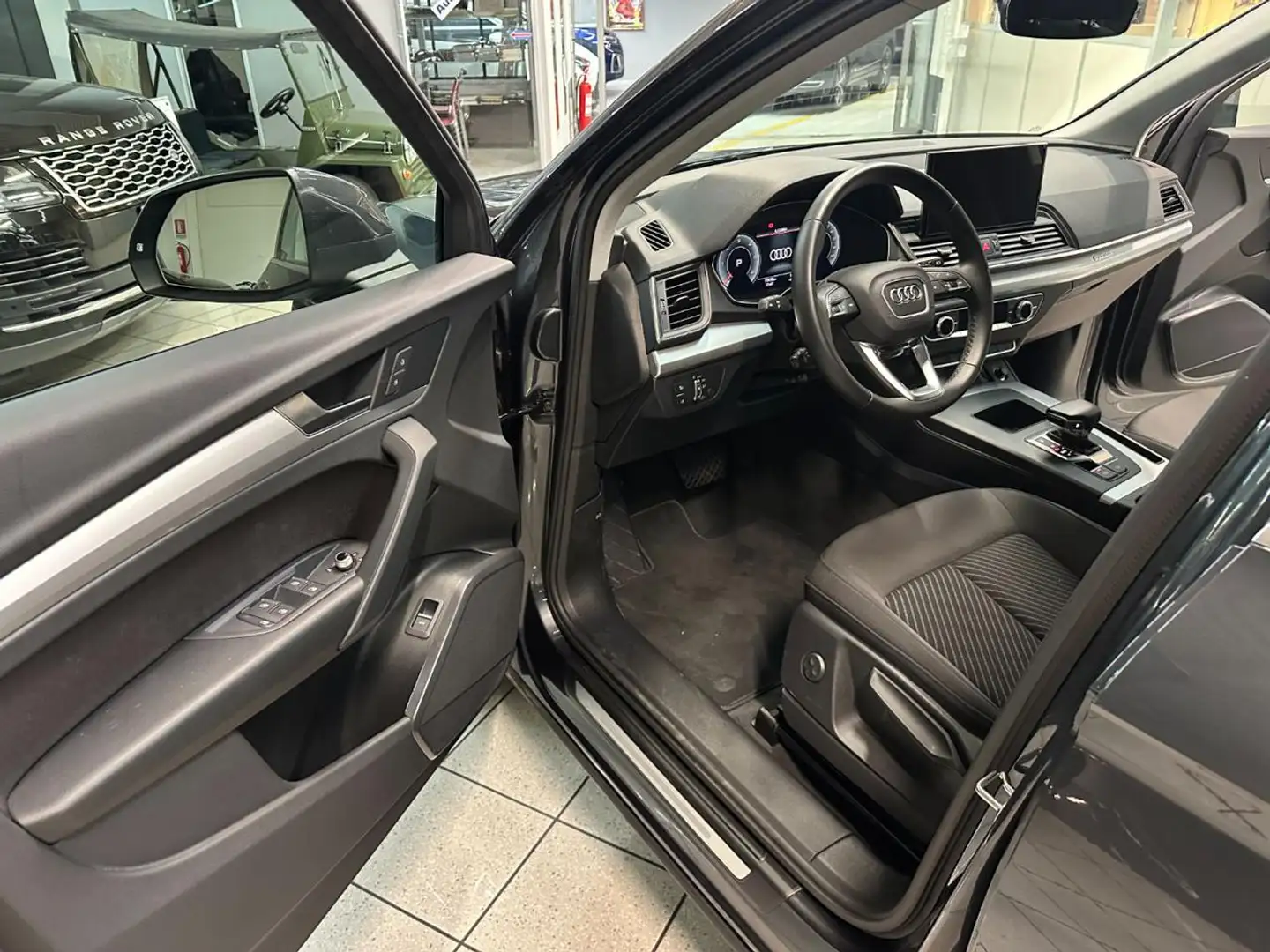 Audi Q5 SPB 40 TDI quattro Stronic Business Advanced Grau - 2