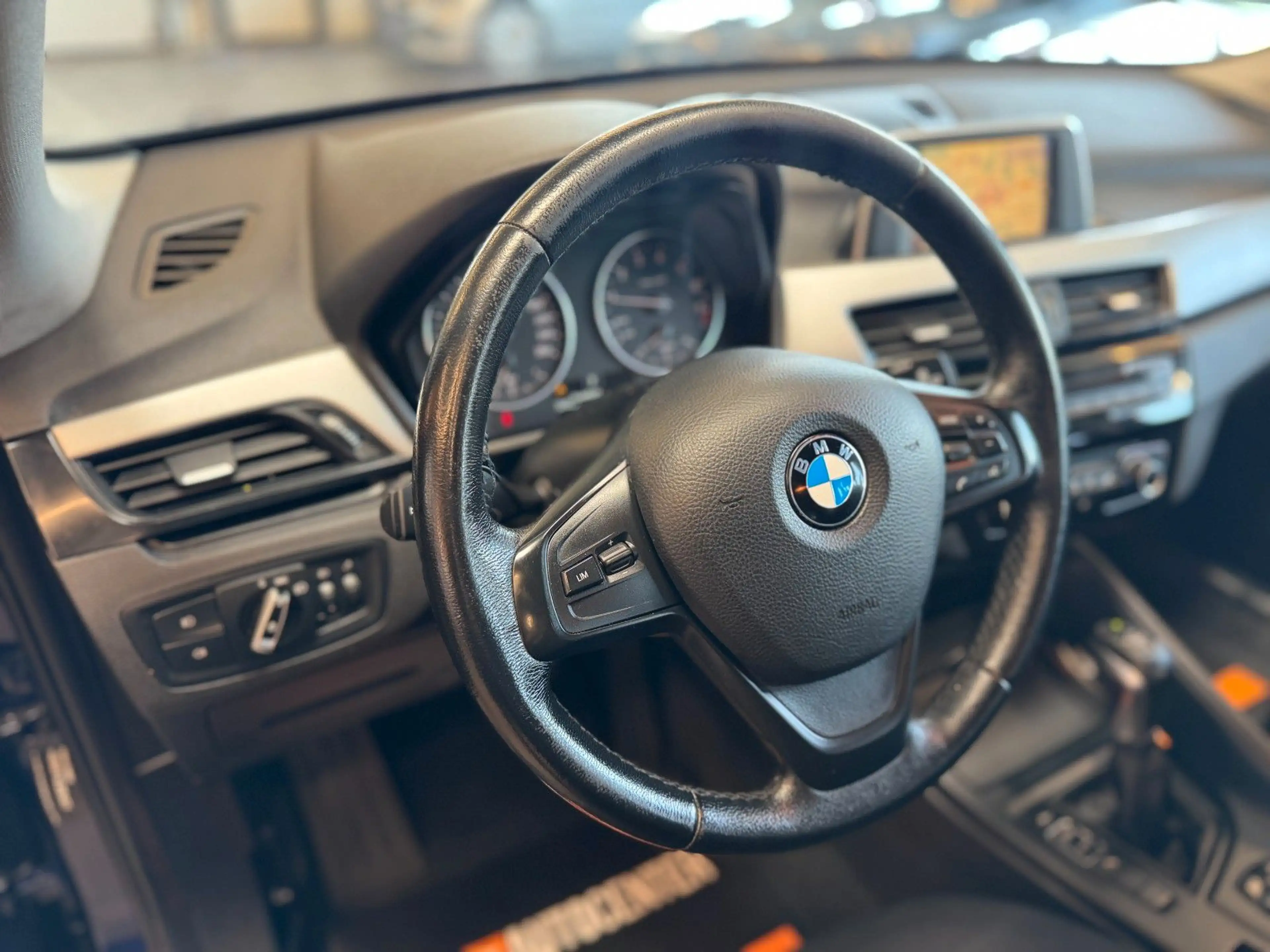 BMW X1 sDrive 18 i *KLIMA*NAVI*PDC*LIMITER* — photo 8