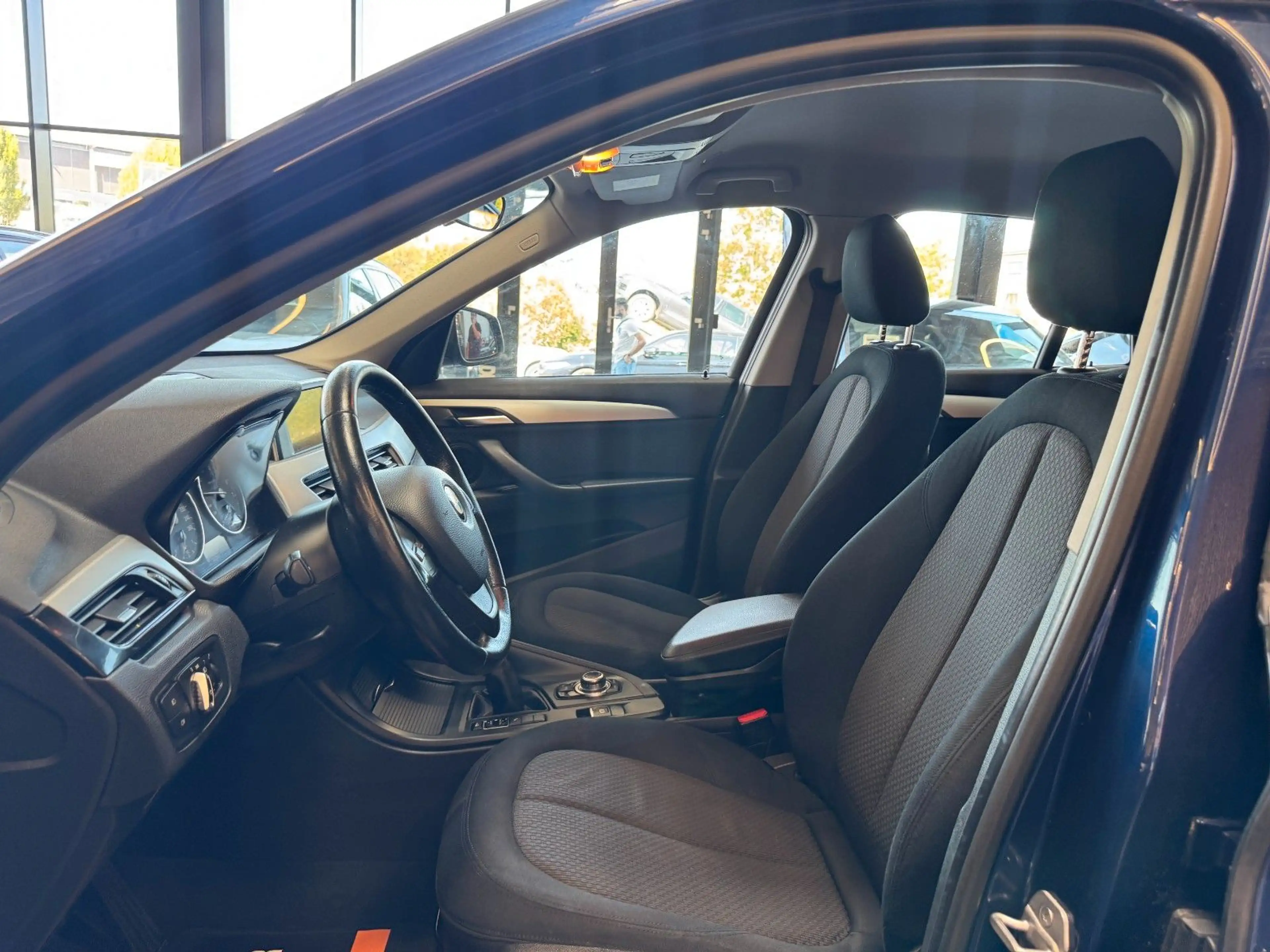 BMW X1 sDrive 18 i *KLIMA*NAVI*PDC*LIMITER* — photo 10