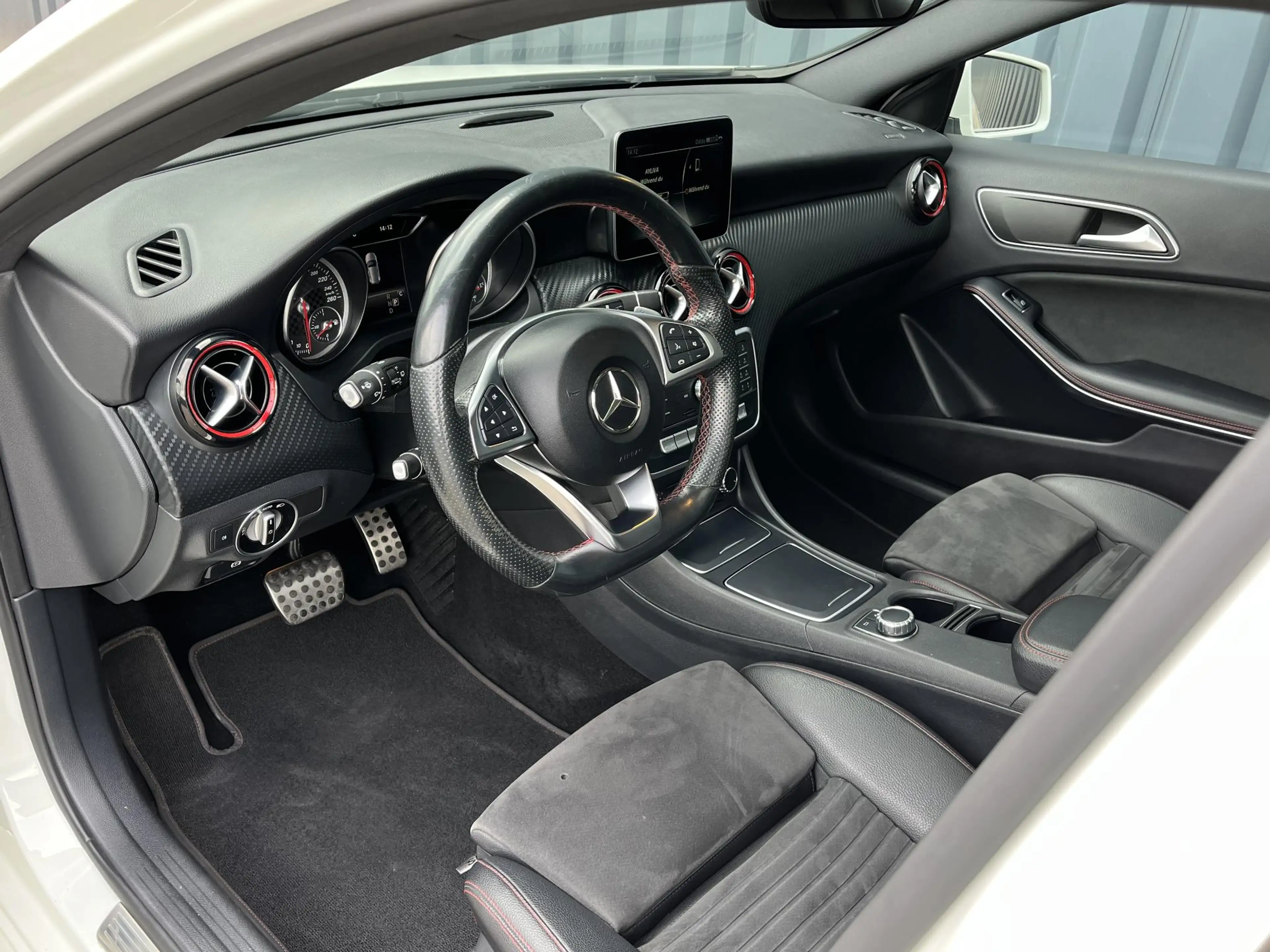Mercedes-Benz A 250 Sport — photo 28