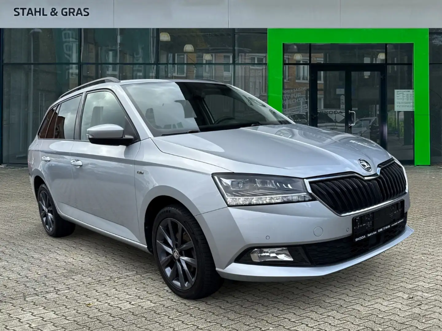 Skoda Fabia Soleil 1.0 MPI Combi Navi LED Sperrdiff. Apple Car Plateado - 1