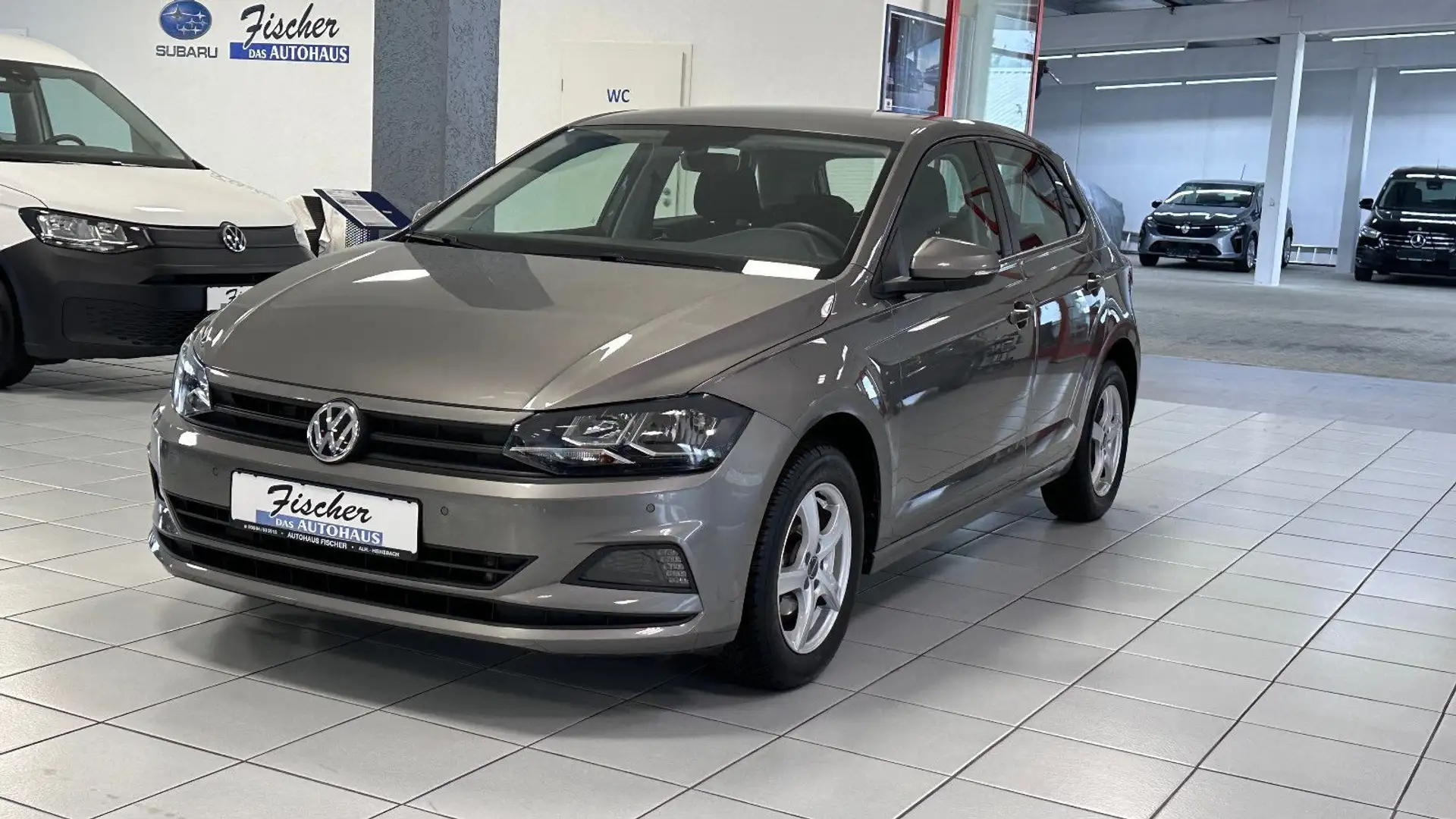 Volkswagen Polo 1.0 TSIAlu Navi ü.Handy Gris - 1
