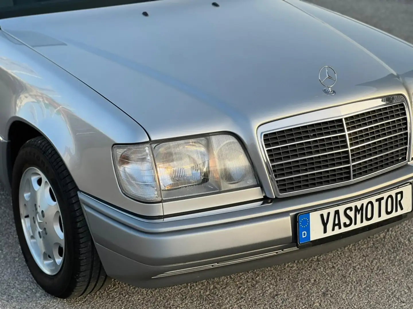 Mercedes-Benz E 320 Gris - 2