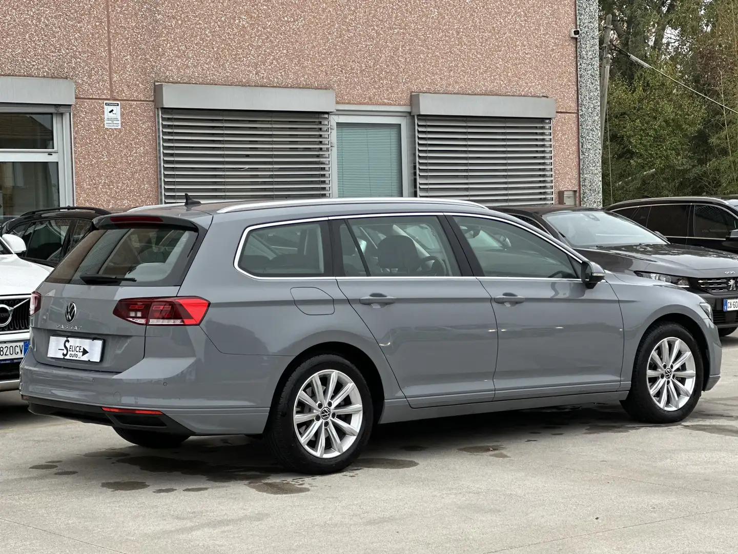 Volkswagen Passat Variant 2.0TDI SCR EVO 90KW BUSINESS DSG - 2