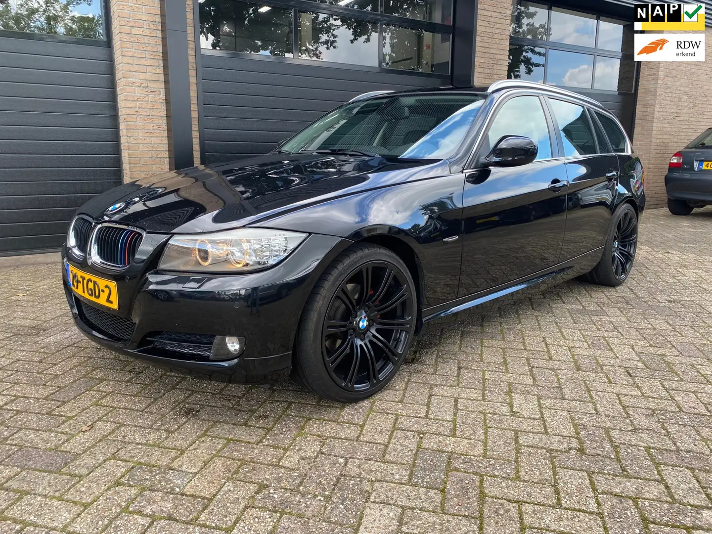BMW 318 3-serie Touring 318i Corporate Lease Luxury Line A Negro - 1