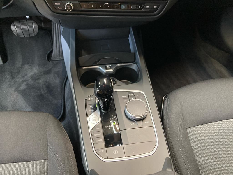 BMW 218 Advantage — photo 12