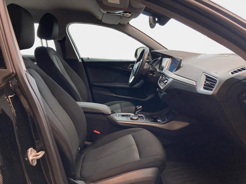 BMW 218 Advantage — photo 15