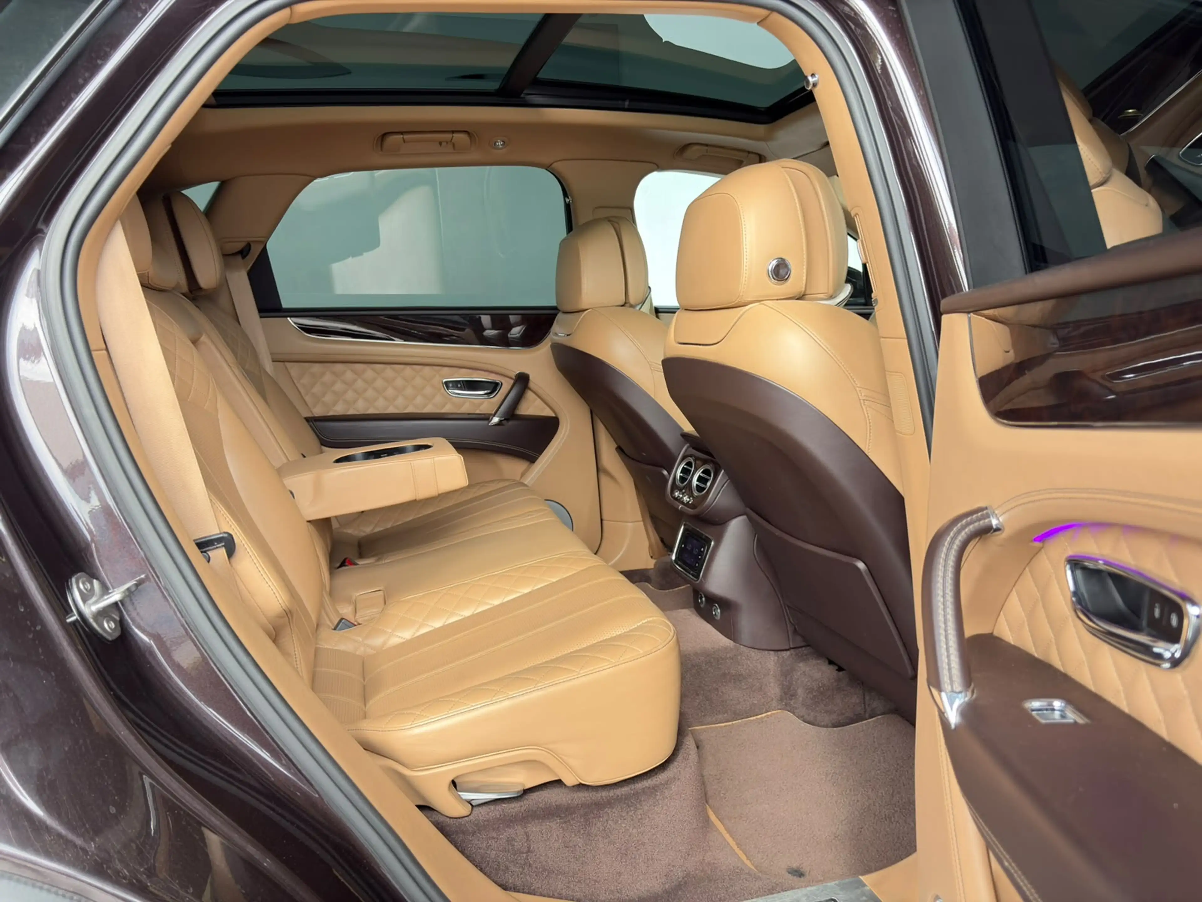 Bentley Bentayga V8 AWD Panorama ACC 360 Luft Memory — photo 9