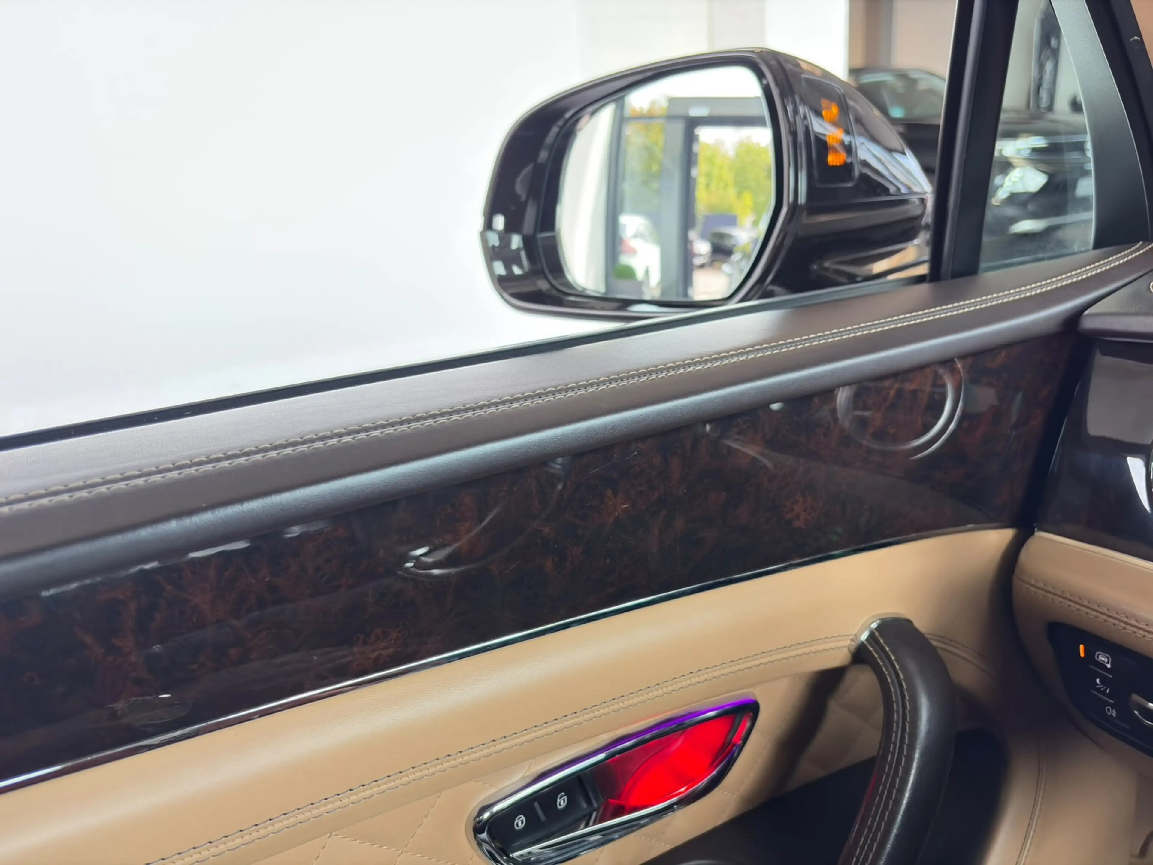 Bentley Bentayga V8 AWD Panorama ACC 360 Luft Memory — photo 6