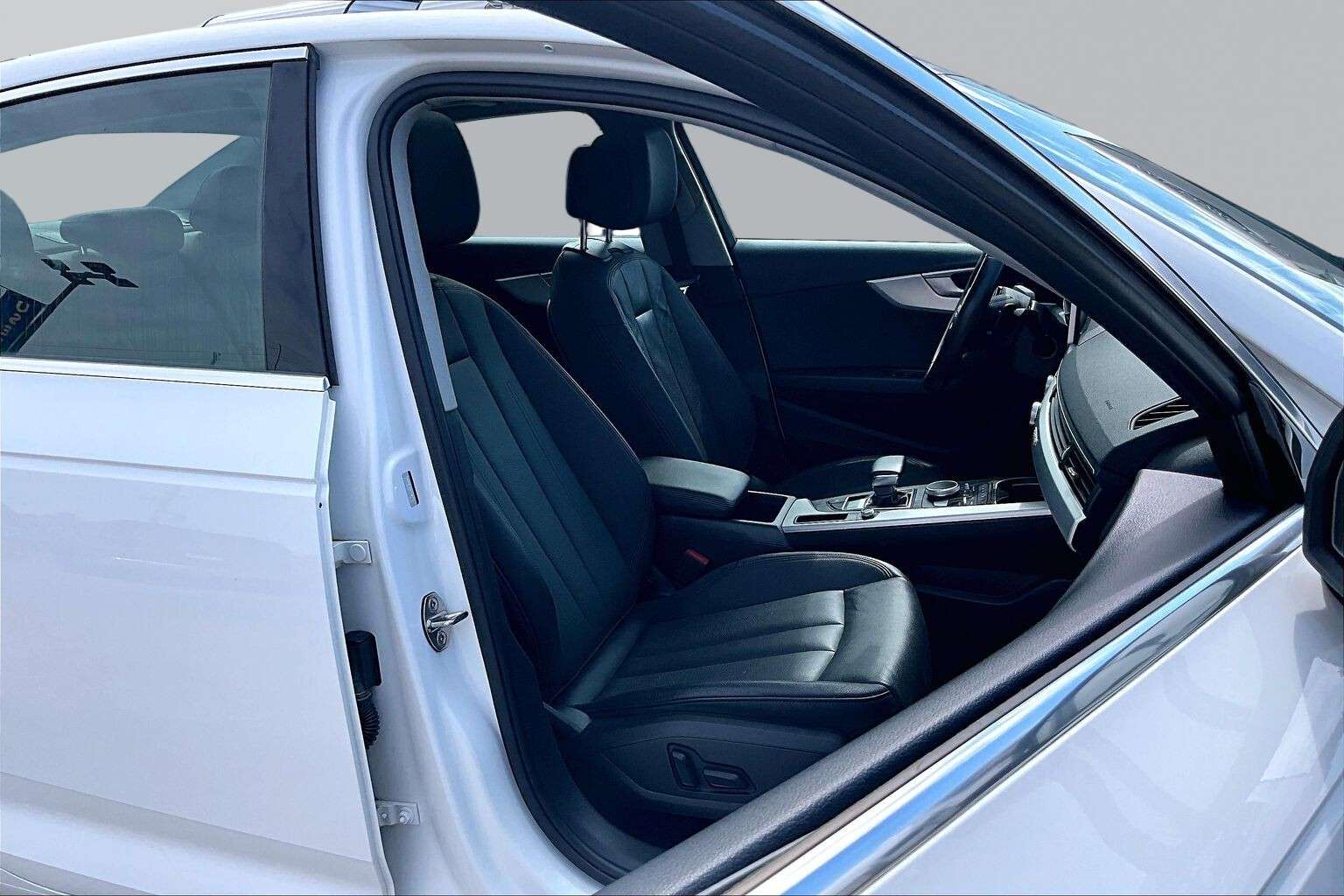2019 Audi A4 Progressiv quattro | Navi | Heated Wheel 2,000 cc 4 cyl thumb 19