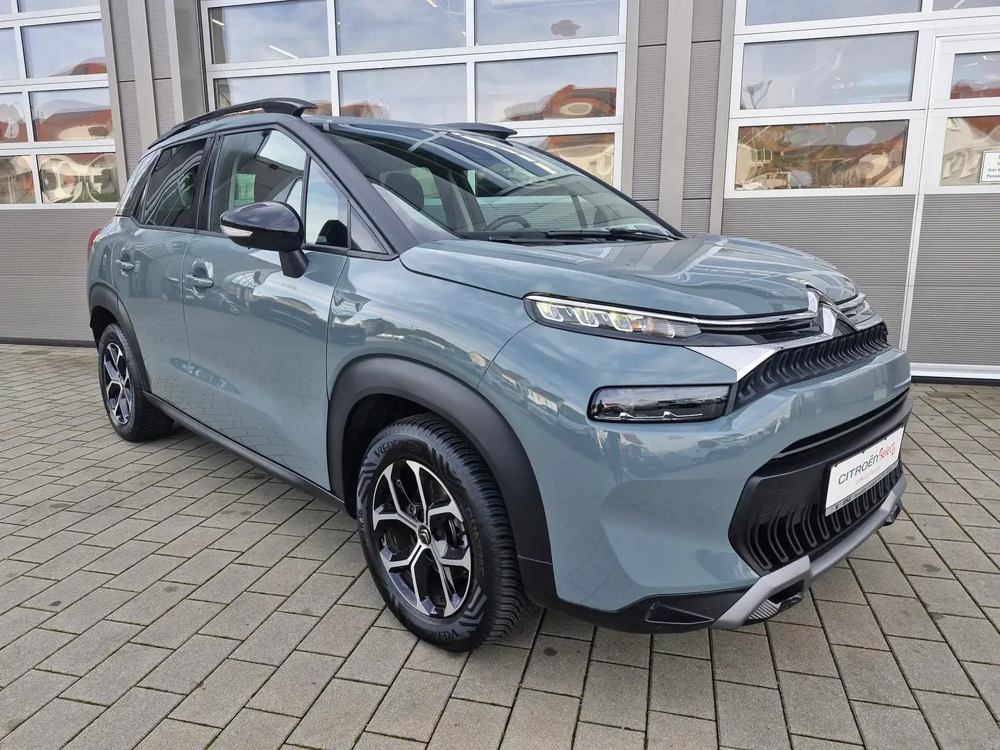 Citroen C3 Aircross Shine PT130 EAT6 SHZ*NAVI*AndroidAuto Grau - 2