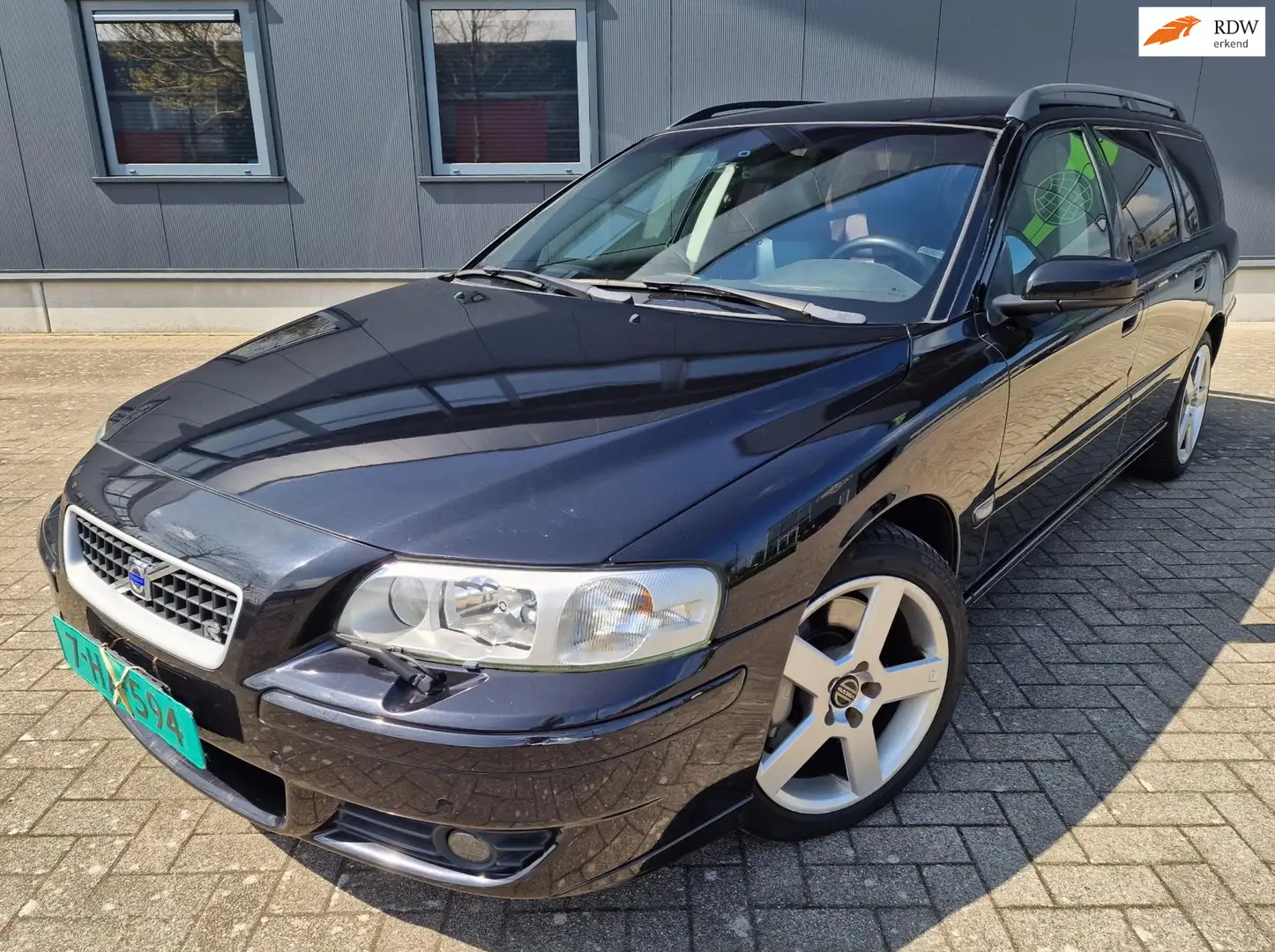 Volvo V70 2.5 R, netto ex btw € 14.850, bijtel vriendelijk! Zwart - 1