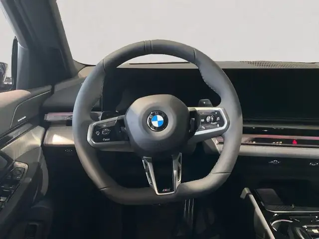 BMW 5 Series view 12
