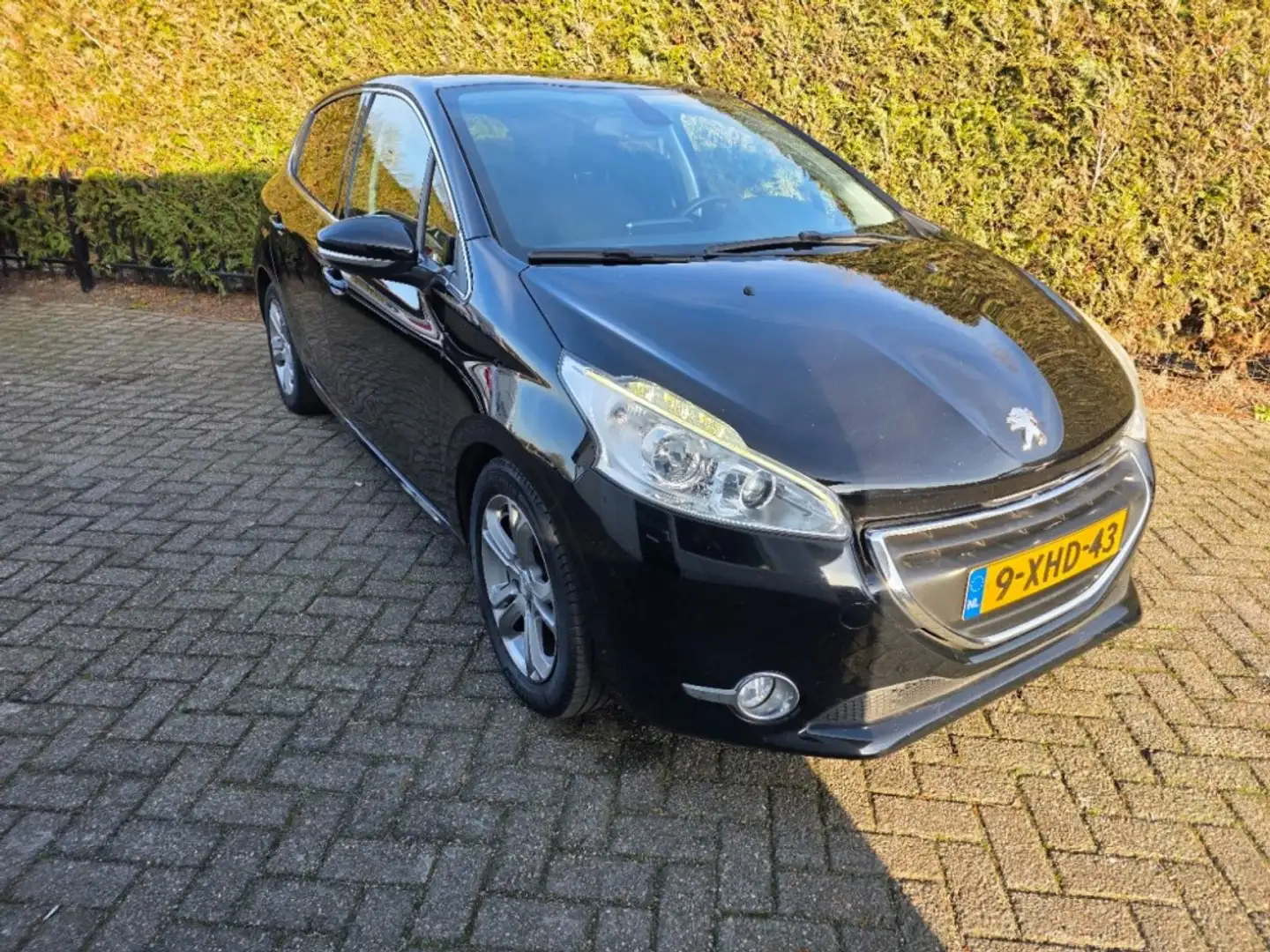 Peugeot 208 1.6 VTi Allure clima cruise 5DRS Noir - 2