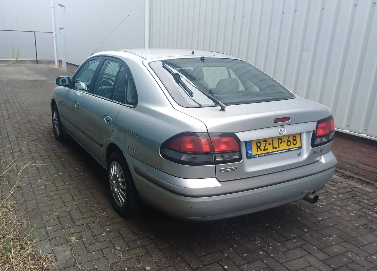 Mazda 626 1.8i GLX, foto 12