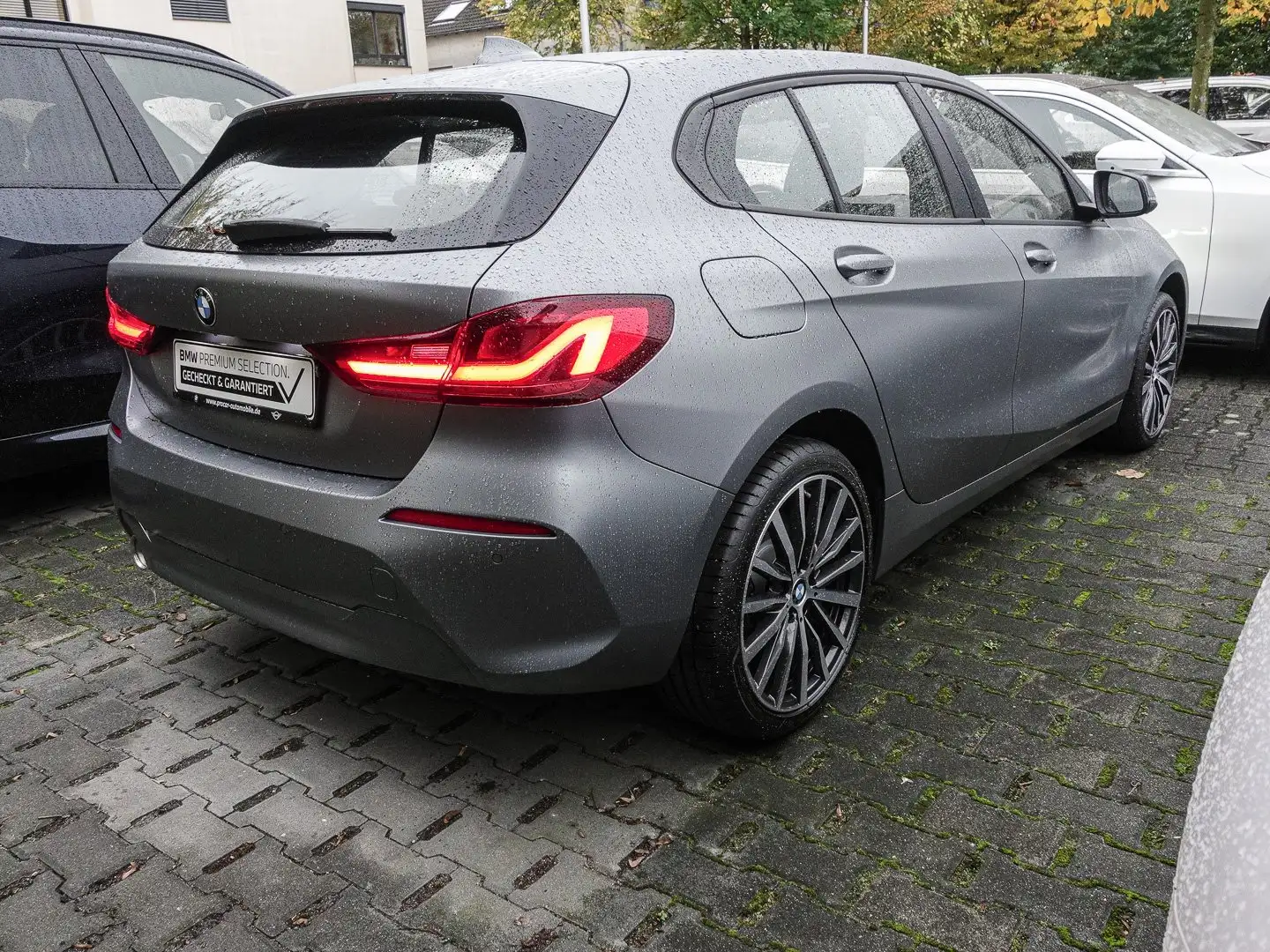 BMW 118 i EINZELSTÜCK! Advantage Aut. NAVI LED PDC DAB Kli Grau - 2