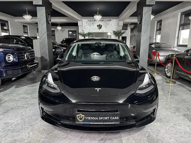 Tesla Model 3 view 3