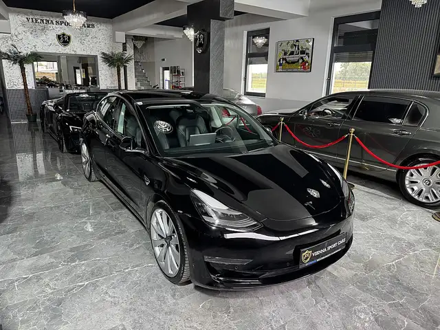 Tesla Model 3 view 4