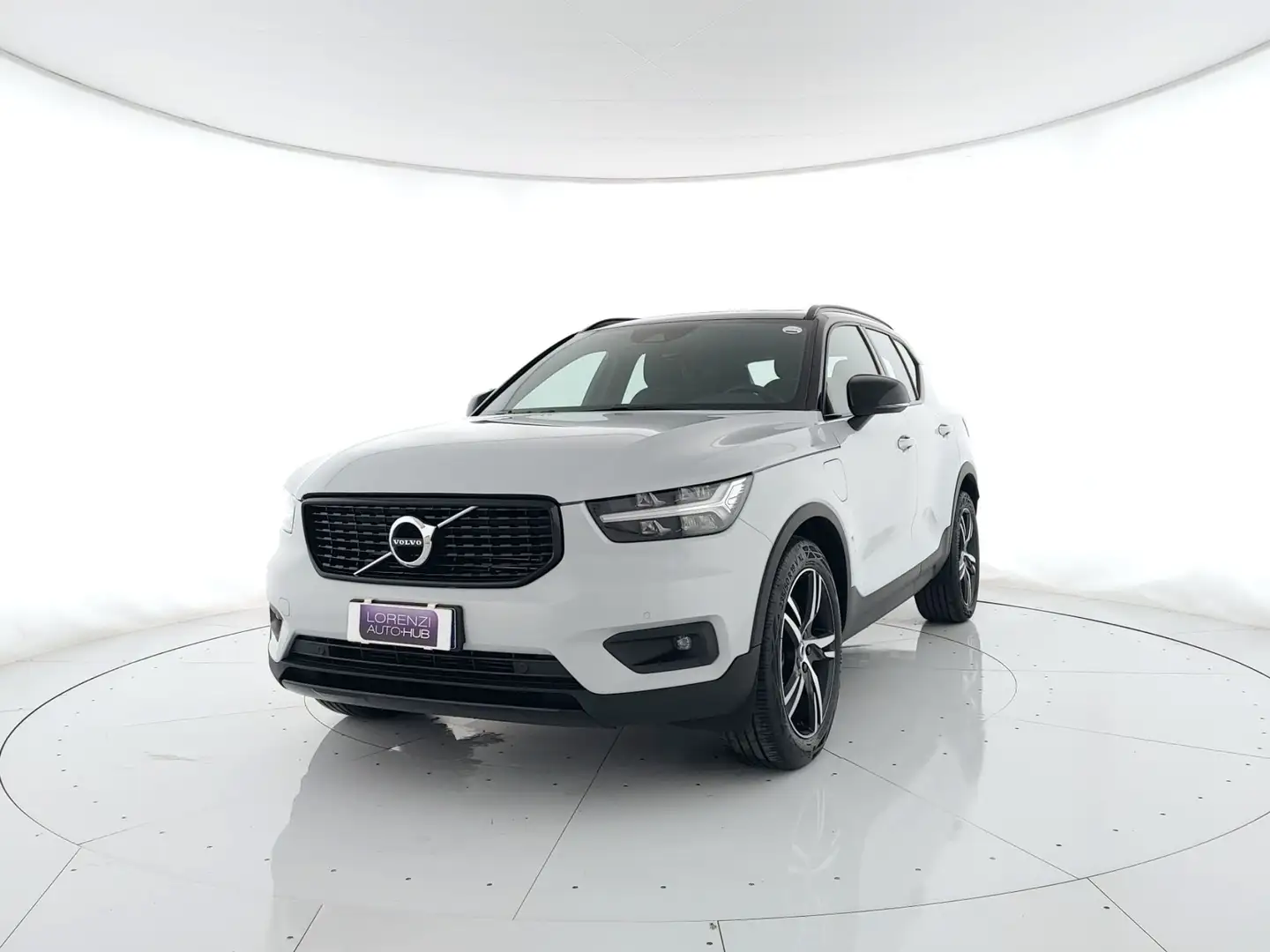 Volvo XC40 1.5 t5 phev R-design auto TETTO PANO APRIBILE+CAME Bianco - 2