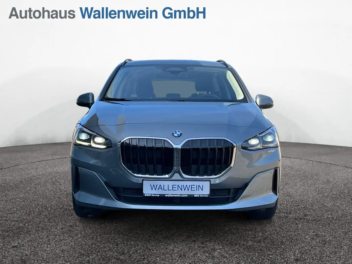 BMW 218 i Active Tourer Aut., DrivAss, 8-fach bereift Grau - 2