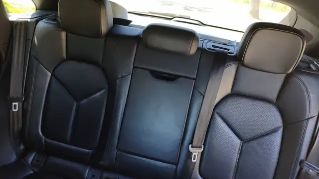 Porsche Macan view 9