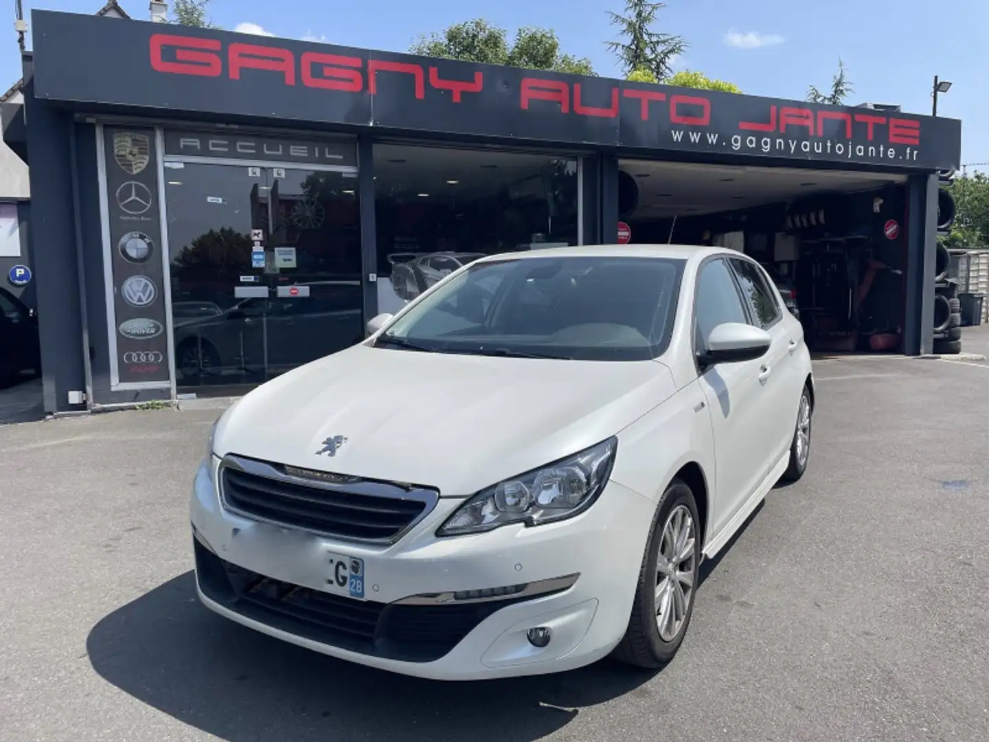 Peugeot 308 1.2 PURETECH 130CH S\u0026S BUSINESS STYLE - 1
