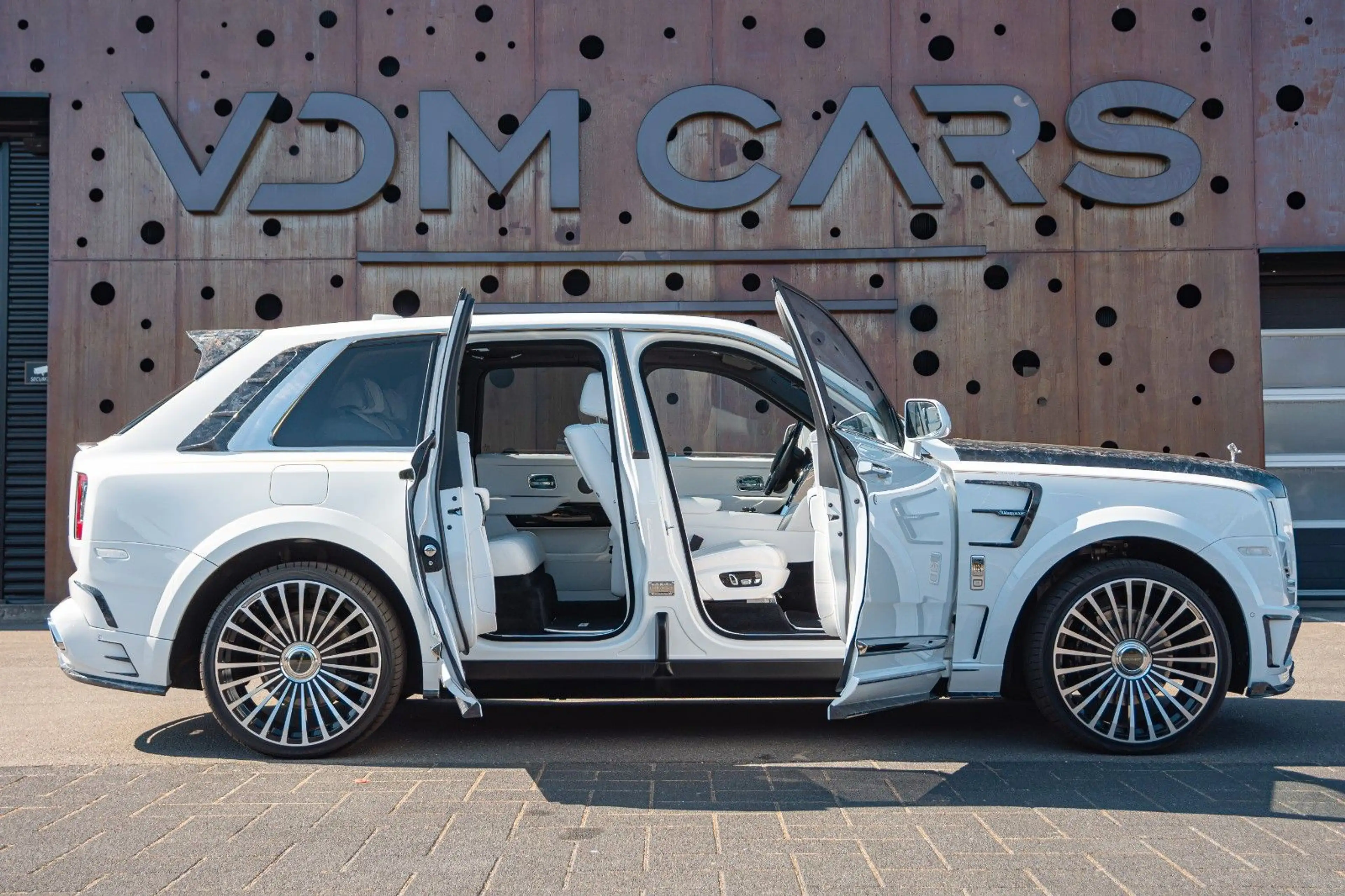 Rolls-Royce Cullinan MANSORY *FORGED CARBON*ONLY 7600 KM* — photo 10