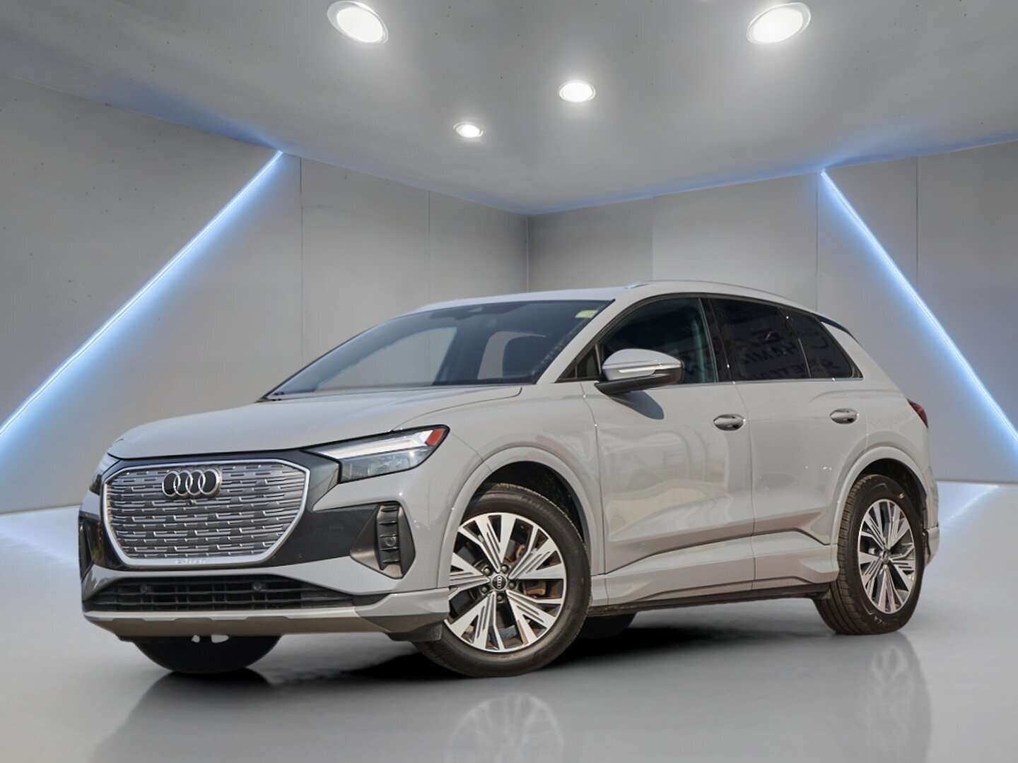 2025 Audi Q4 e-tron Base