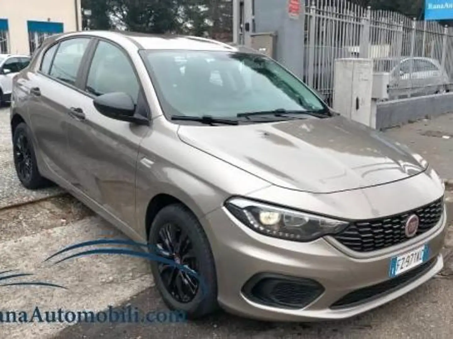 Fiat Tipo 5p 1.4 Street Eu6dtemp *PROMO PASSAGGIO GRATIS Grijs - 1
