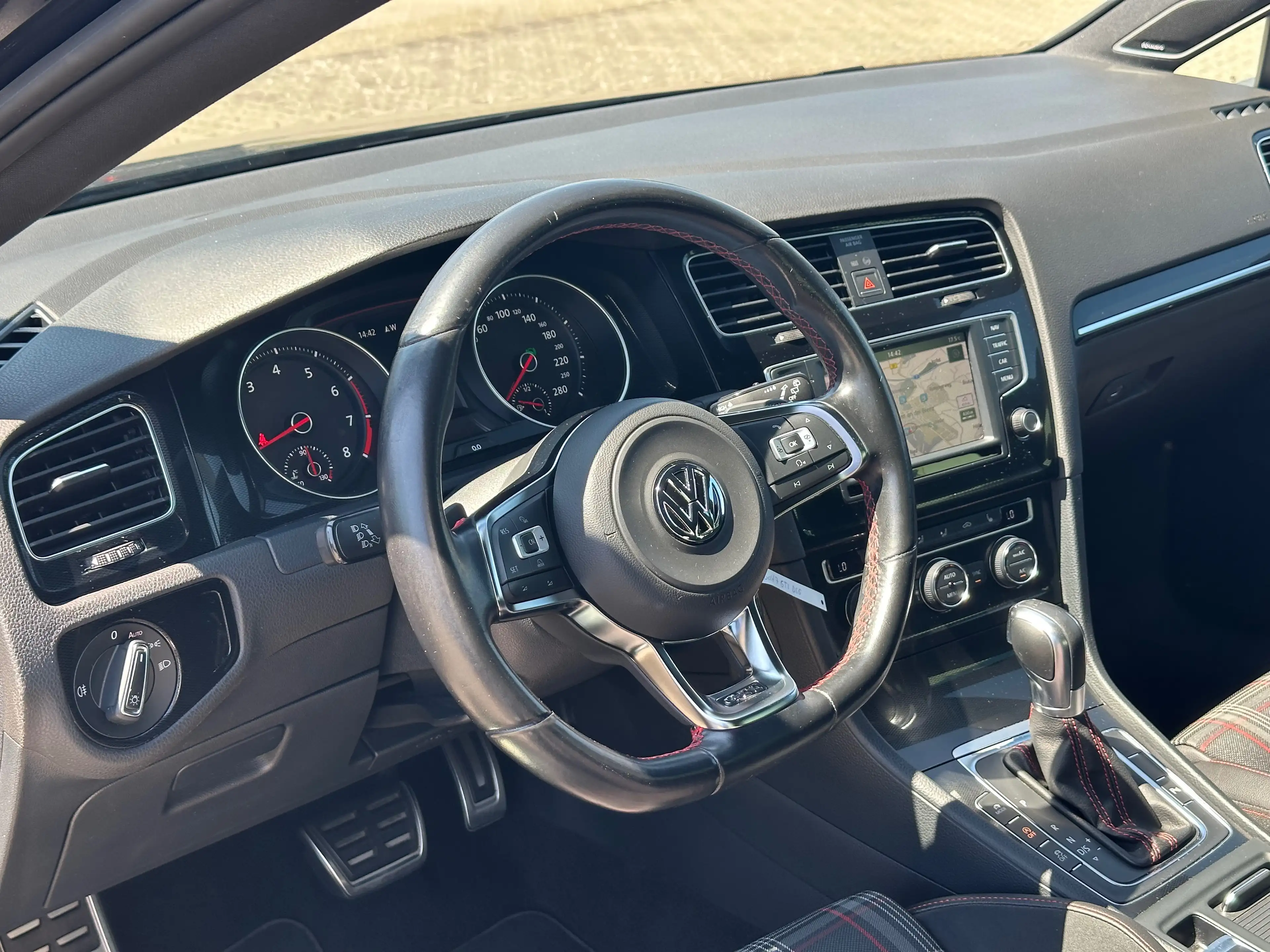 Volkswagen Golf GTI VII DSG Performance 2.Hand/Bi-Xenon/Dynaudio/Ambiente/R-Kamera — photo 11
