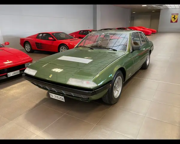 Ferrari 365 GT4 2+2 V12