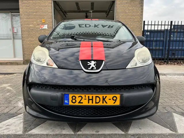 Peugeot 107 view 5
