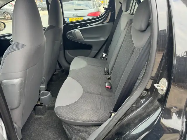 Peugeot 107 view 13