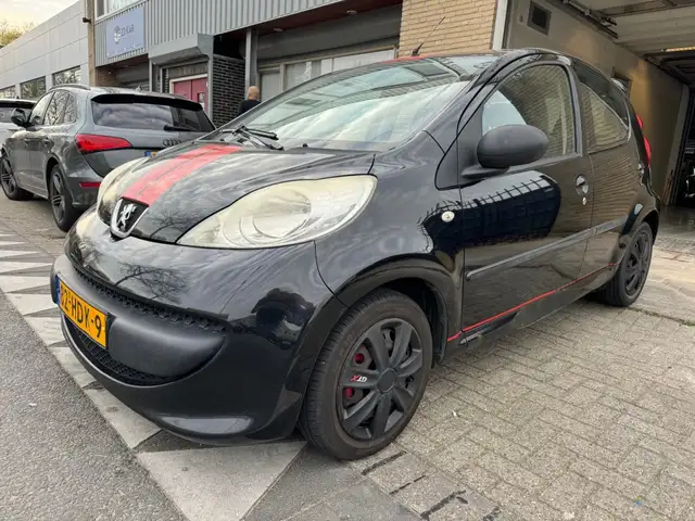 Peugeot 107 view 6