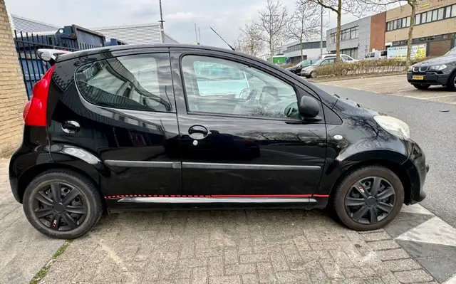 Peugeot 107 view 14