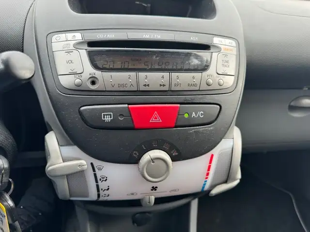 Peugeot 107 view 3