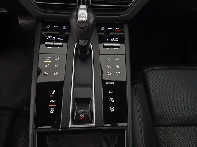 Porsche Macan view 13
