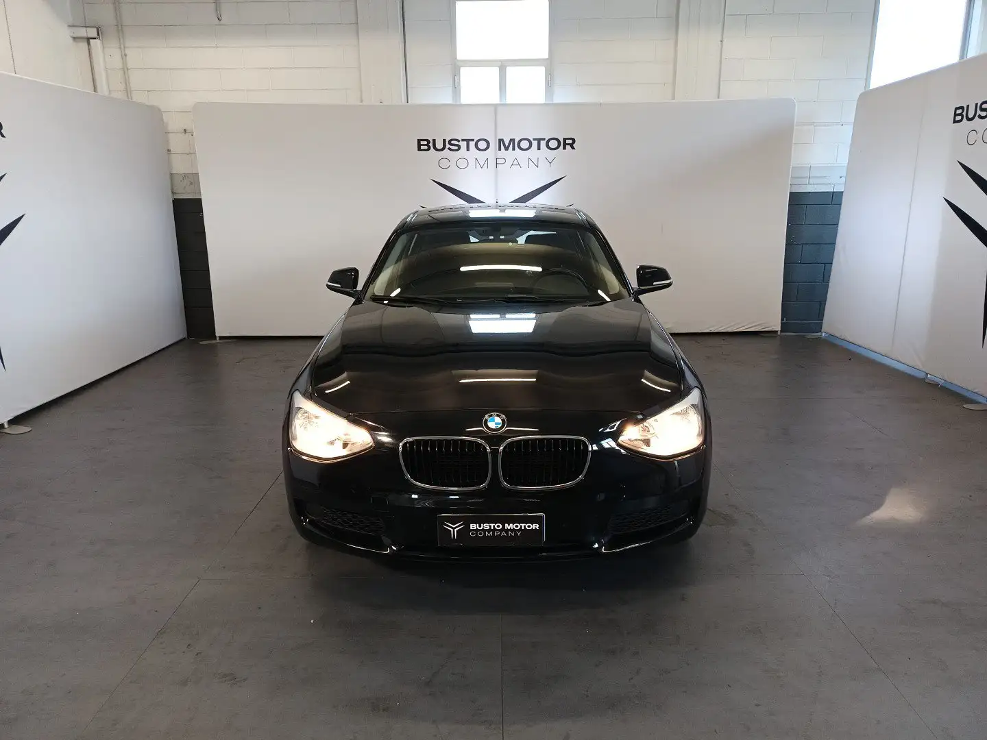 BMW 114 114i 3p Sport E6 Negro - 2