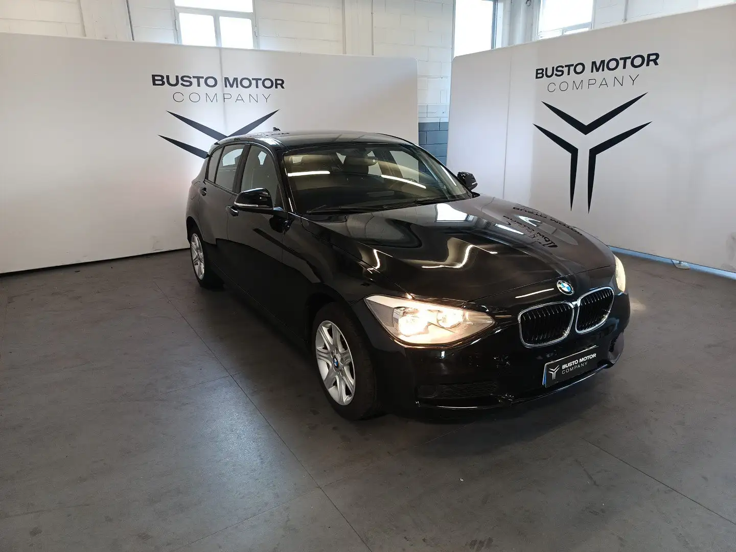 BMW 114 114i 3p Sport E6 Negro - 1